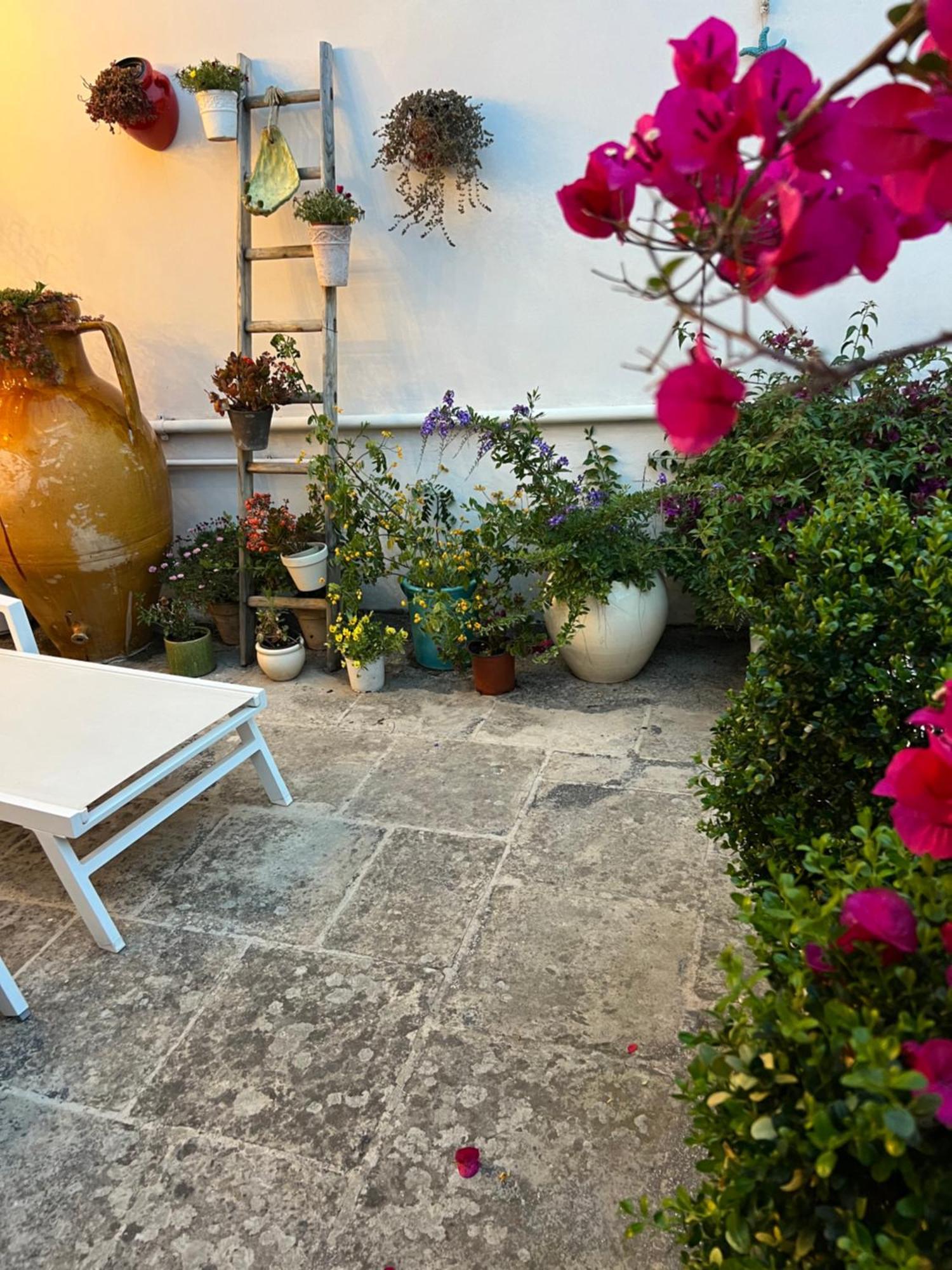 Suite Battisti 7 Lecce Dış mekan fotoğraf